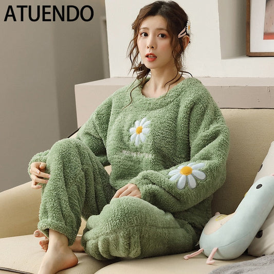 ATUENDO Winter Warm Green Silk Pajama Sets for Women - Soft Velvet Flannel Sleepwear - Premium  from eprolo - Just £52.36! Shop now at Shello's House of Fashion and Beauty